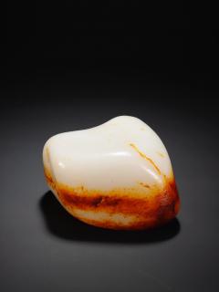 和田玉原石摆件,尺寸:9.8×9.8×7.6厘米,重量1550克